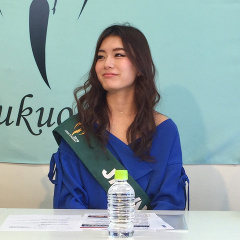 蜂谷晏海(はちやあみ)さん「2017ミス・アース・ジャパン福岡大会」記者発表会に来場