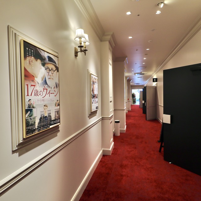 kino cinéma 天神(キノシネマ天神)のポスター掲示板の写真