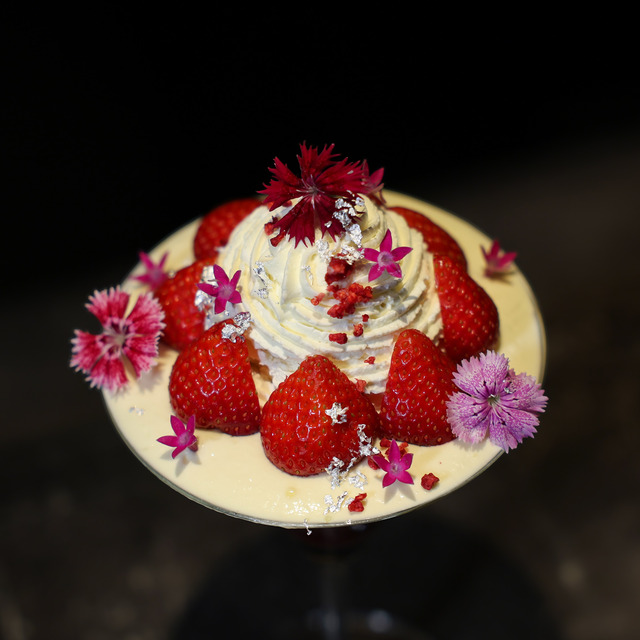イチゴの花畑パフェ Remake easy博多天神
