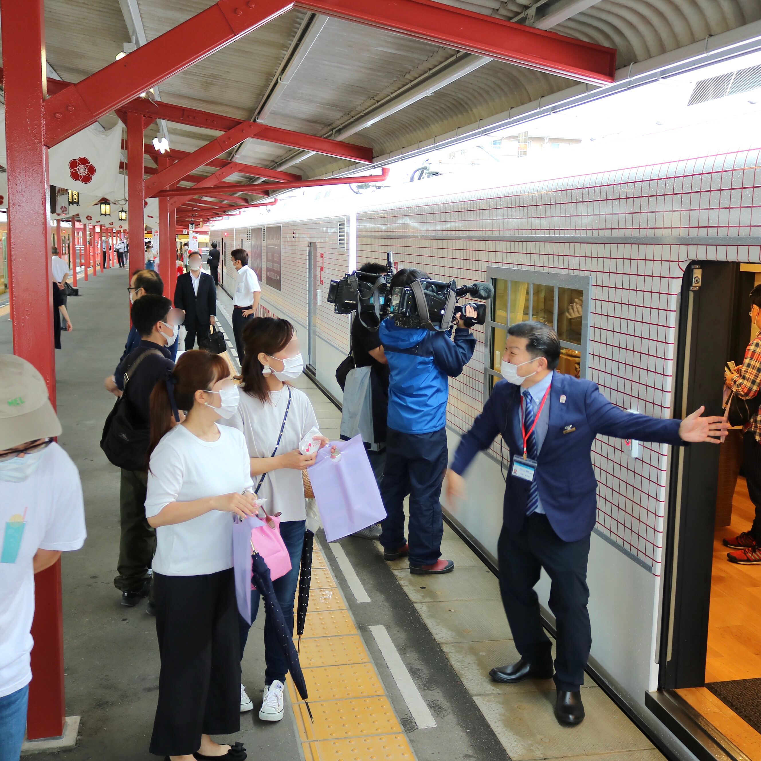 ザ レールキッチンチクゴ マルシェ レポート 西鉄天神大牟田線の4つの駅で 筑後地方の特産品の電車内マルシェを開催 フクオカーノ ザ レールキッチンチクゴ マルシェ レポート 西鉄天神大牟田線の4つの駅で 筑後地方の特産品の電車内マルシェを開催 フクオカーノ