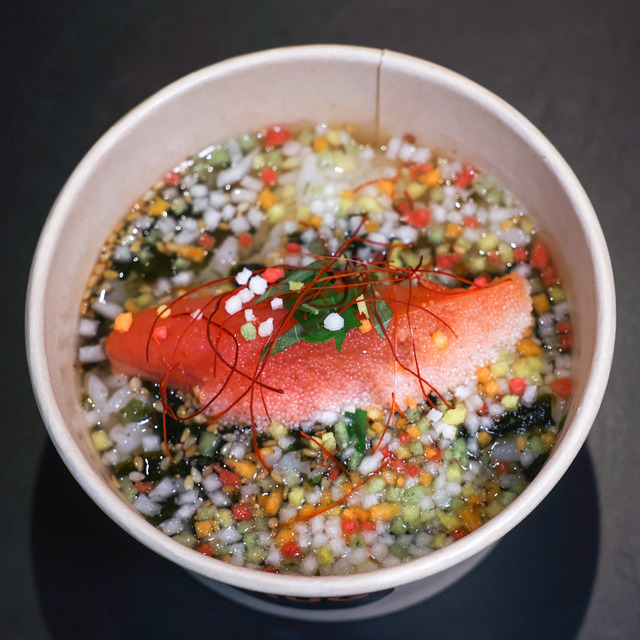 SUSHI ROLL HUG 福岡空港店（スシロール ハグ）