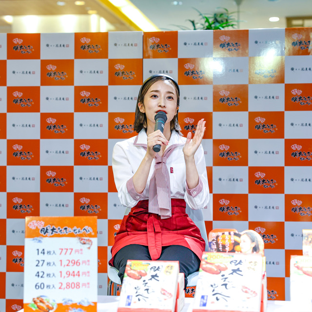 梅田彩佳さんが博多マイングで博多風美庵のトークショーに登壇