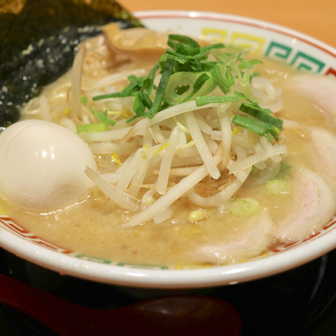 福岡空港「博多一幸舎」ラーメン滑走路