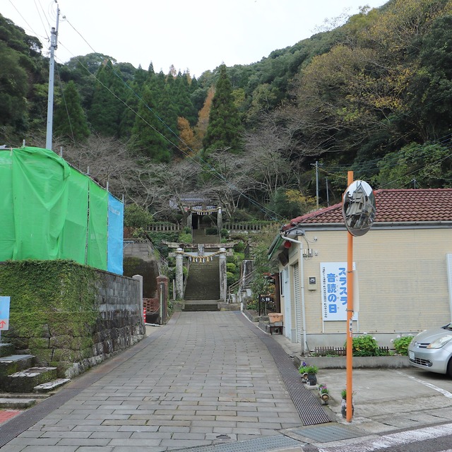 熊本県天草市の崎津集落に「崎津諏訪神社」