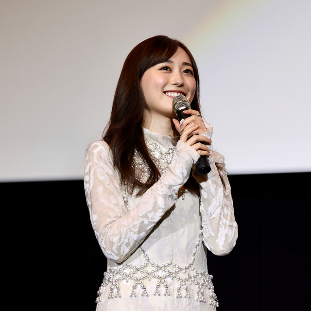 福原遥さんと水上恒司さんが福岡で映画“あの花”の舞台挨拶
