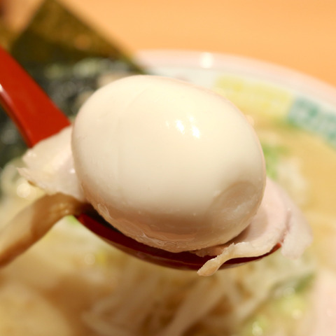 福岡空港「博多一幸舎」ラーメン滑走路
