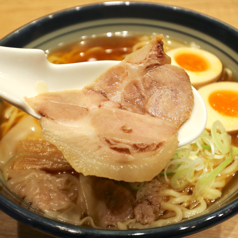 福岡空港「ワンタンメンの満月」ラーメン滑走路