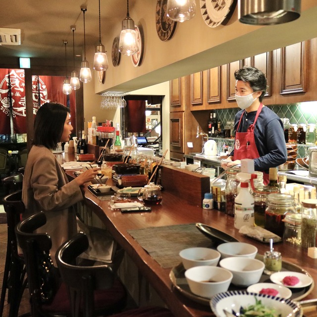 薬膳ブイヨン鍋酒場「食労寿(クロス)」福岡・薬院
