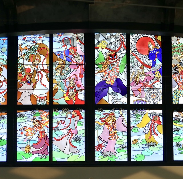 宮崎ブーゲンビリア空港の日向神話ステンドグラス
