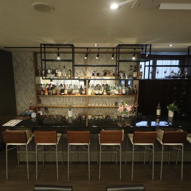 「夏のガラス祭り 切子モダニズム展」福岡大名の月みちるBAR 2022年