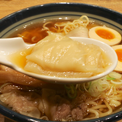 福岡空港「ワンタンメンの満月」ラーメン滑走路