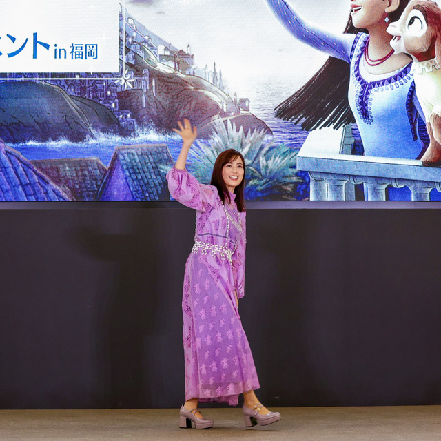 生田絵梨花さんがららぽーと福岡の映画『ウィッシュ』イベントに登壇