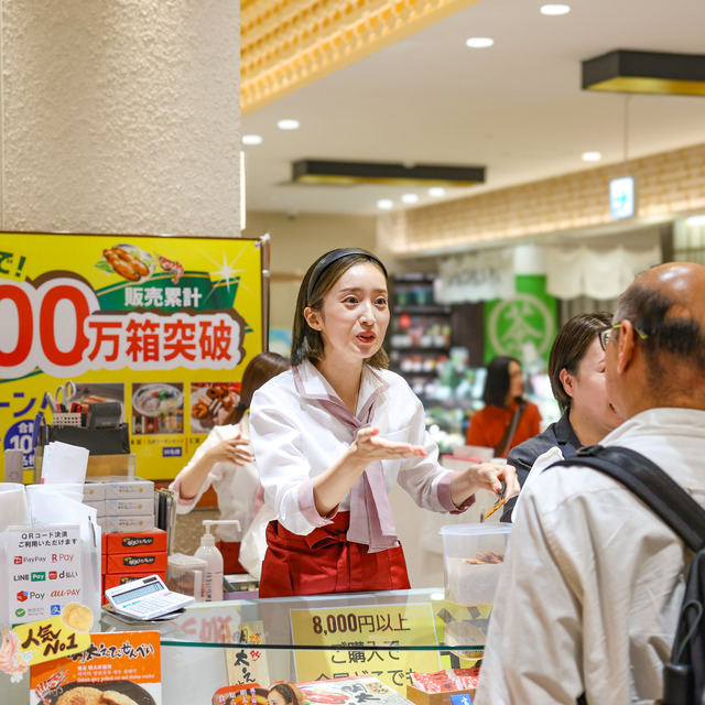 梅田彩佳さんが博多マイングで博多風美庵のトークショーに登壇