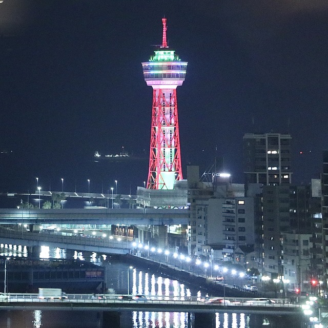 西鉄イン福岡13F「レストラン&バー ブロッソ」夜の博多ポートタワー