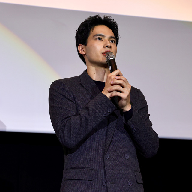 福原遥さんと水上恒司さんが福岡で映画“あの花”の舞台挨拶