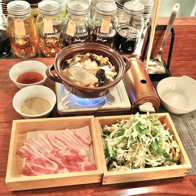 薬膳ブイヨン鍋酒場「食労寿(クロス)」福岡・薬院