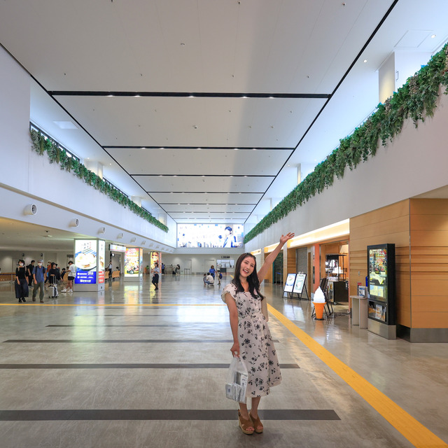 SUSHI ROLL HUG 福岡空港店（スシロール ハグ）