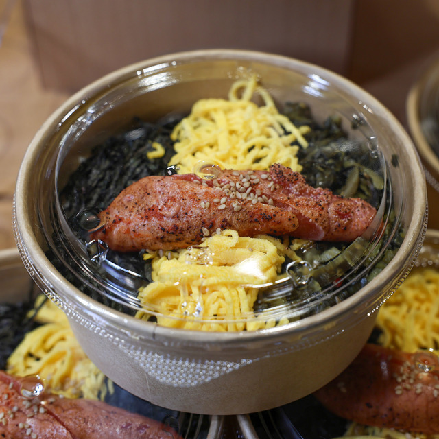 SUSHI ROLL HUG 福岡空港店（スシロール ハグ）