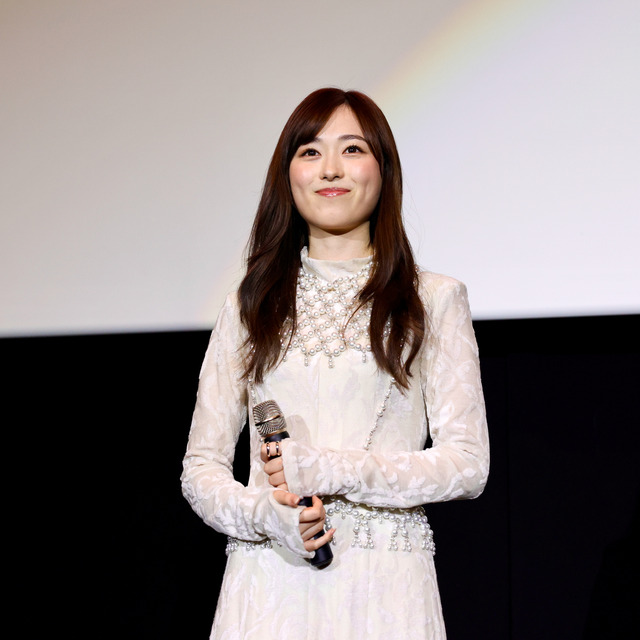 福原遥さんと水上恒司さんが福岡で映画“あの花”の舞台挨拶