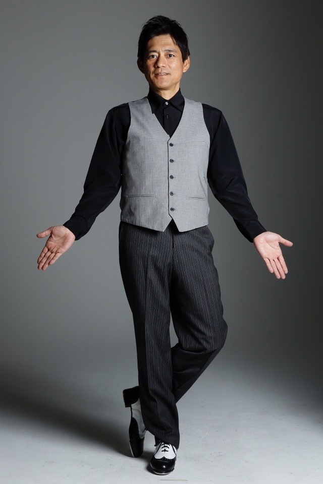 博多座で博多華丸さん主演「羽世保スウィングボーイズ」ダンス衣装