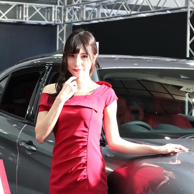 福岡モーターショー2019_アルファロメオ_山岡飛鳥さんの写真