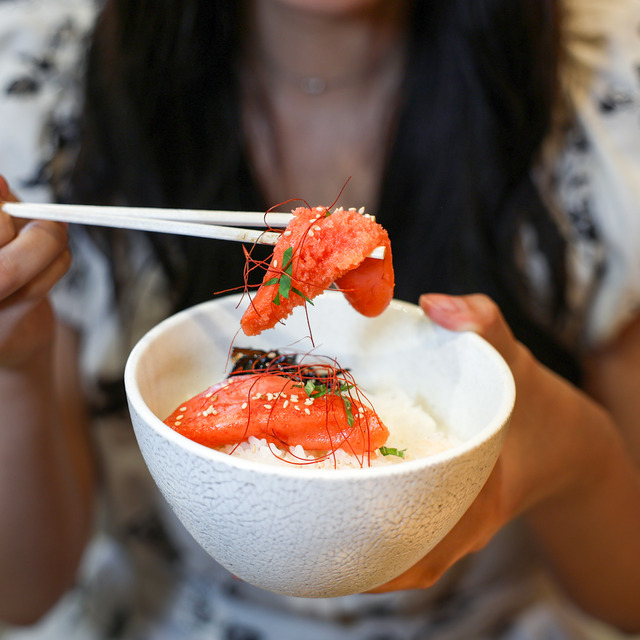 SUSHI ROLL HUG 福岡空港店（スシロール ハグ）