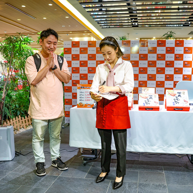 梅田彩佳さんが博多マイングで博多風美庵のトークショーに登壇
