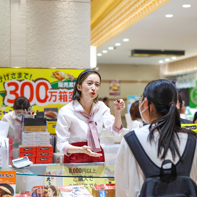 梅田彩佳さんが博多マイングで博多風美庵のトークショーに登壇