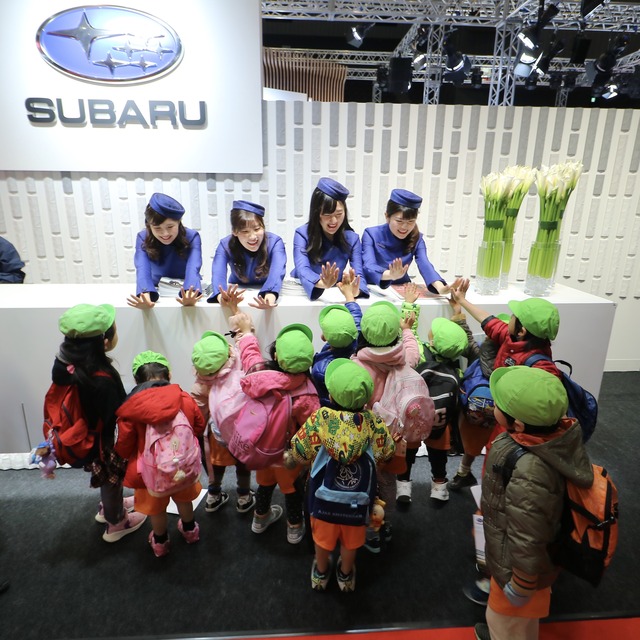 福岡モーターショー2019_スバル_コンパニオン