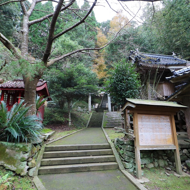 熊本県天草市の崎津集落に「崎津諏訪神社」