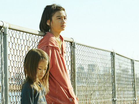 映画「万引き家族」場面写真
