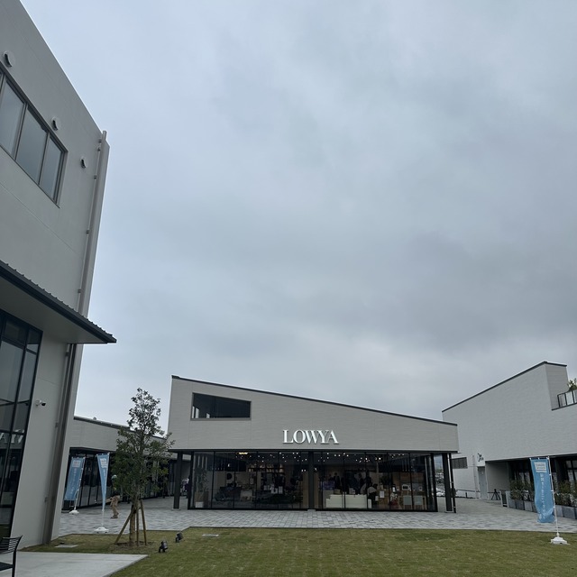 「LOWYA（ロウヤ）九大伊都店」福岡市の開業レポート。初の実店舗の写真。