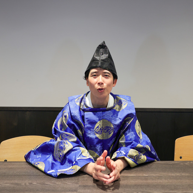パラシュート部隊 矢野ぺぺさん“ぺぺ大明神”降臨初日にインタビュー。