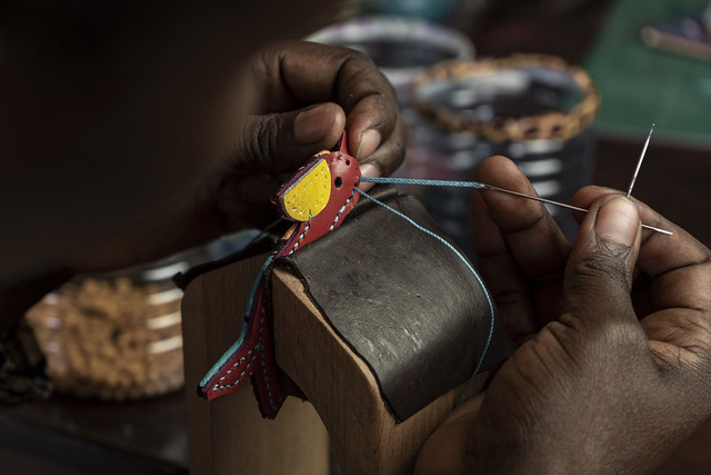 「Bereesera（ベレッセラ）」ウガンダの女性たちの手作り革製品