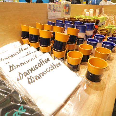 薬院駅近く「manu coffee roasters クジラ店」