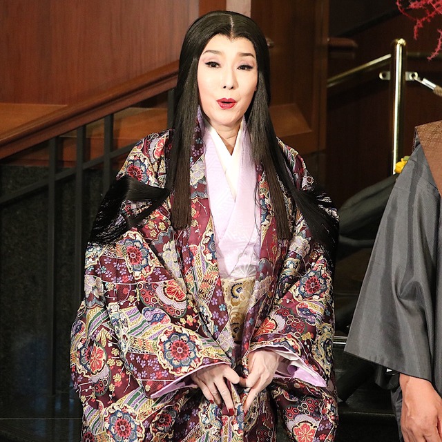 博多座「魔界転生」記者会見:浅野ゆう子さん