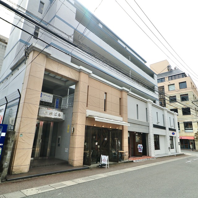 福岡大名「ウィーアーレディー」小谷ビル