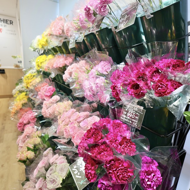 ユニクロ天神店「UNIQLO FLOWER」