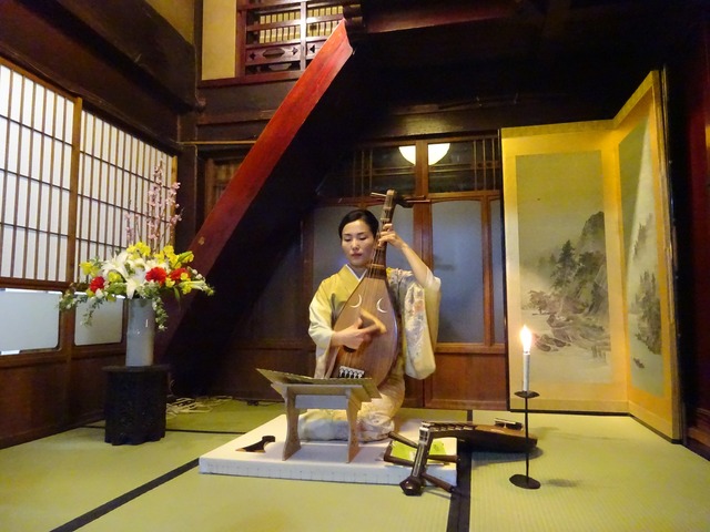 尾方蝶嘉 筑前琵琶の世界／漆の町家・箱嶋邸に響く音と語り