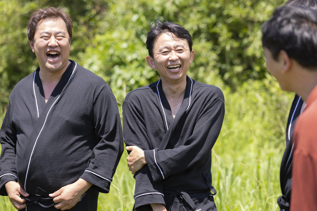 有吉弘行さんととにかく明るい安村さんの笑顔