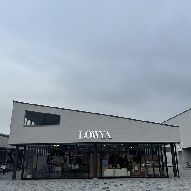 「LOWYA（ロウヤ）九大伊都店」福岡市の開業レポート。初の実店舗の写真。