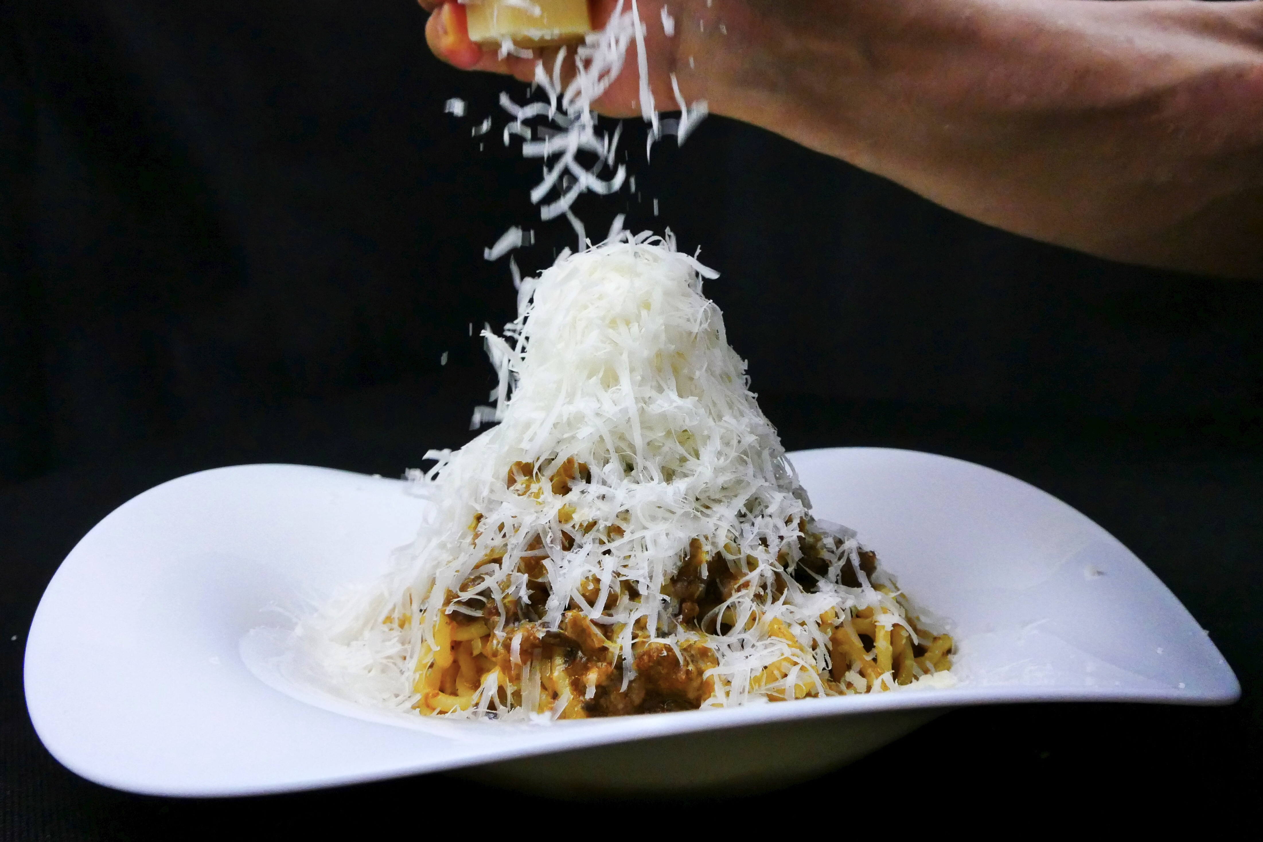 ソラリアプラザ ナチュラルボロネーゼスタンド オープン Comatsuが運営するボロネーゼとナチュラルワインの専門店 フクオカーノ