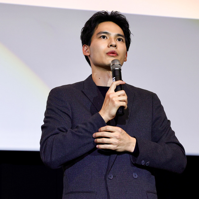 福原遥さんと水上恒司さんが福岡で映画“あの花”の舞台挨拶