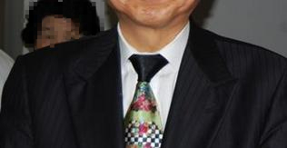 鳩山由紀夫 派手なネクタイ