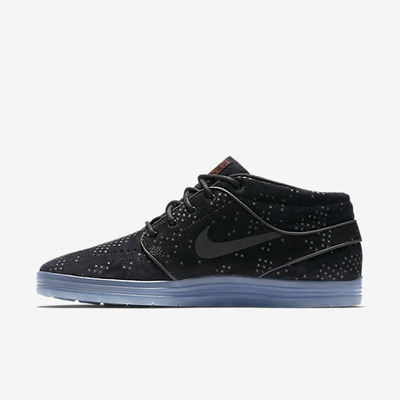 LUNAR-STEFAN-JANOSKI-MID-FLASH-806327_001_C_PREM