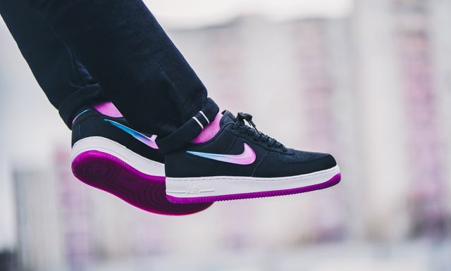 lila nike air force