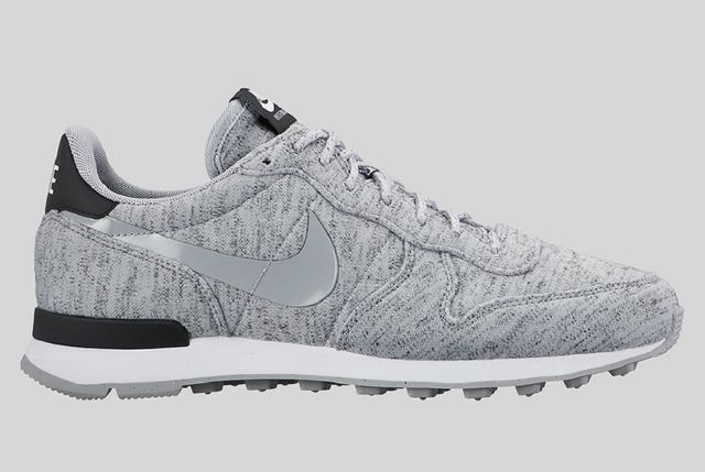 nike-air-internationalist-tech-fleece-3