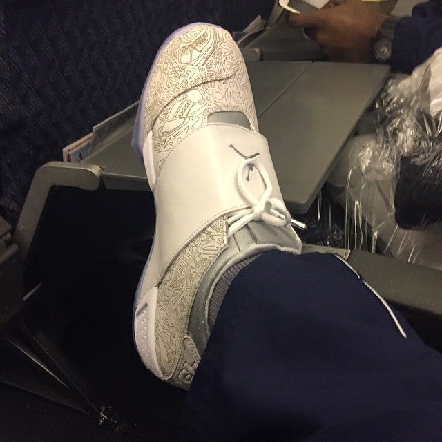 air-jordan-xx-20-laser-30th-anniversary-01