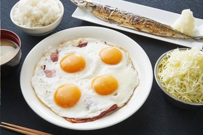 刃牙カフェが期間限定オープン  ごきげんな朝飯や14キロの砂糖水などコラボメニュー