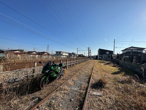 消えた線路、消える温泉、現れた道